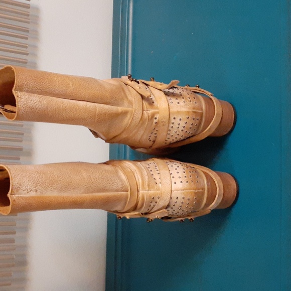 Rare!! Freebird fb-coy in mint condition  size 9  wore once for a wedding - Picture 3 of 11